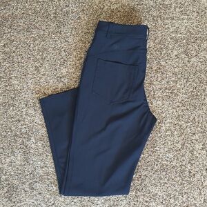 Lululemon City Sleek 7/8 Pant in 💙Navy Blue Size 10💙